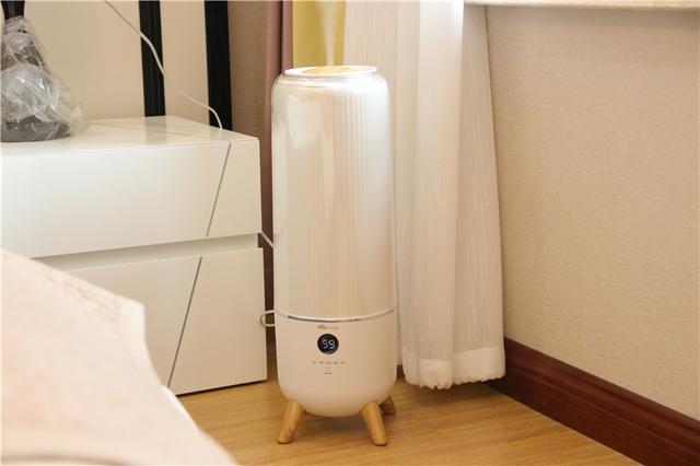 加湿器卧室专用小熊无雾加湿器,加湿功能强大的加湿器测评