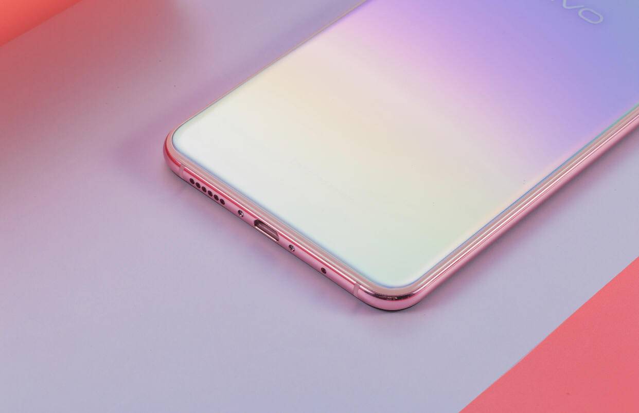 直男还等什么？她喜欢的礼物都在这！vivo联手众品牌打造专属礼包