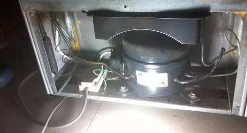 无霜冰箱排水口在哪里,无霜冰箱排水口结冰