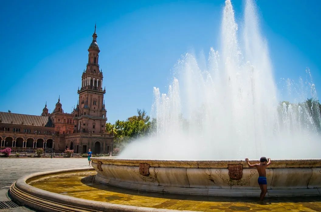 西班牙以皇马巴萨为班底,西班牙足球厉害吗