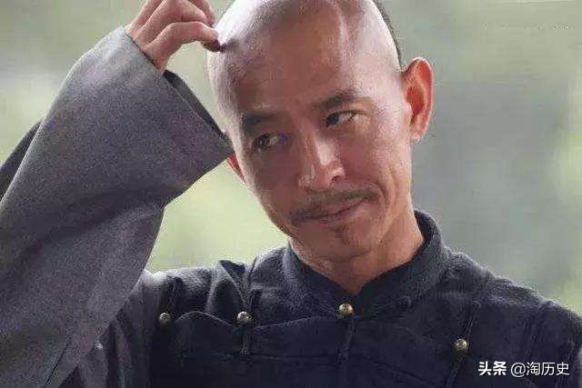 师爷写奏折后续,清朝一县令错将三百两银子送错