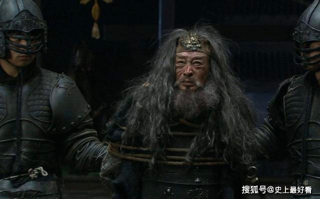 曹操割须弃袍谁救了他,曹操割须弃袍真实历史