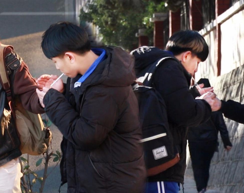 初中男生自认为很帅的行为,初中男生自认为很帅的三种行为