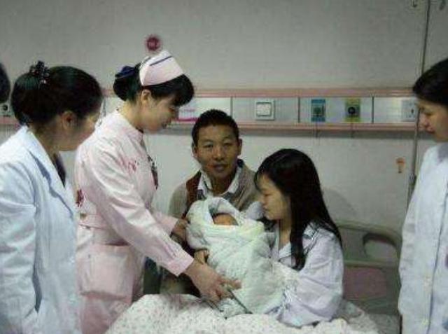 小孩出生带胎衣,小孩出生带着胎衣