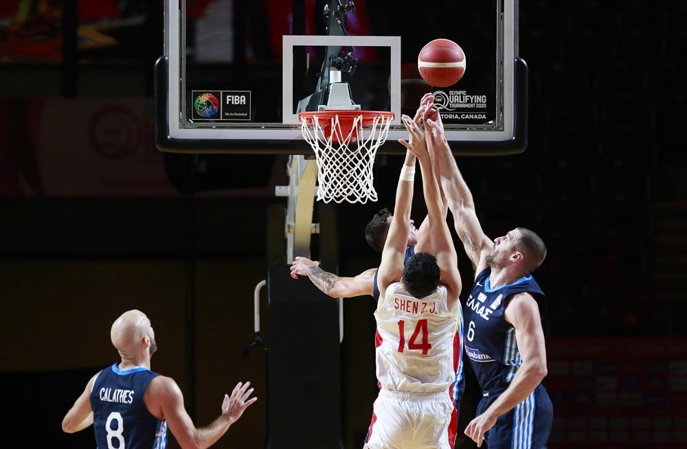 中国三人男篮不敌荷兰惨遭四连败,中国男篮两连败不敌希腊