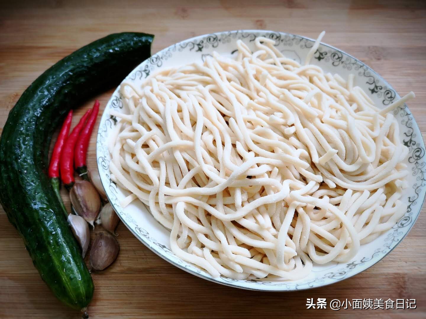 夏天凉面的做法简单易做,大热天教你做凉面调料