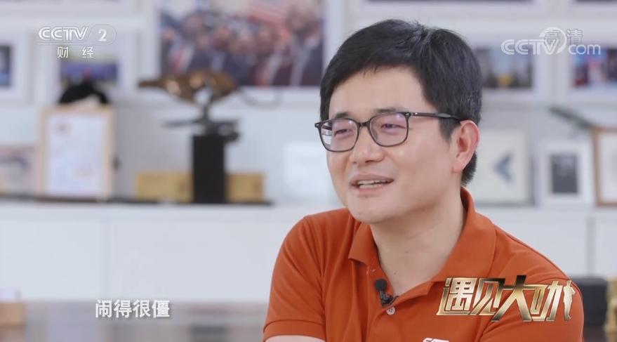 他32岁身家400亿逆袭成江西首富,曾经的落魄小伙后来成了百亿富豪