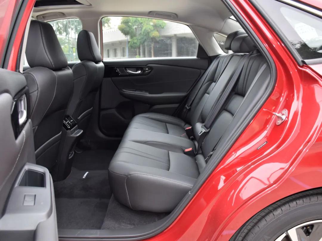 10万左右的车值得买吗,10万买桑塔纳还是朗逸