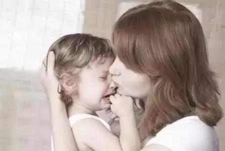 一岁多的宝宝总是爱粘人,一岁半宝宝性格内向如何引导