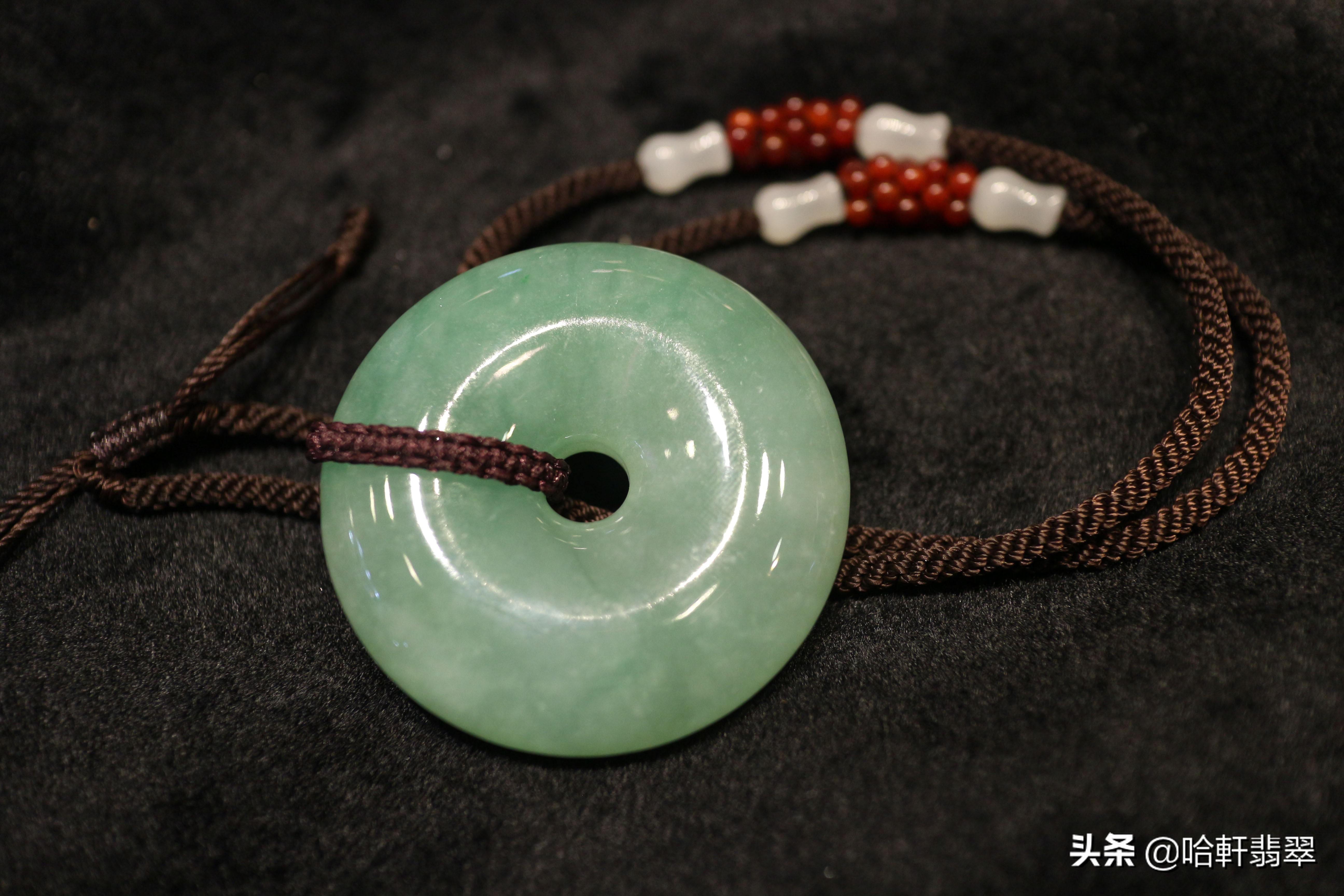 哪些翡翠不值得购买,翡翠金丝种平安扣好不好