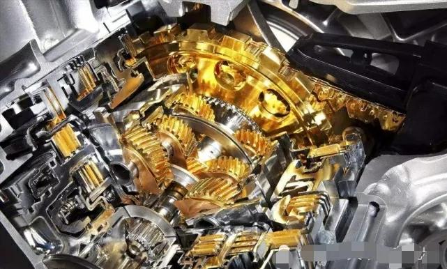 十几年的发动机用什么机油合适,轿车发动机换什么牌子的机油