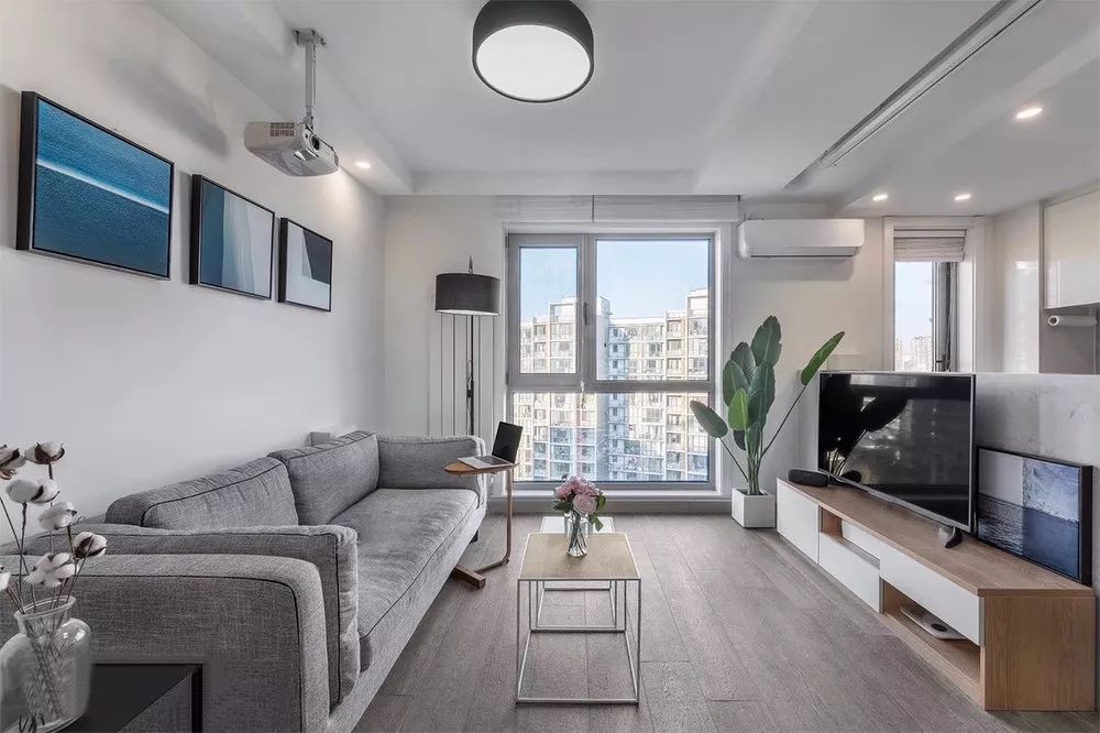 客厅装什么吸顶灯质量好显档次,客厅装吸顶灯好吗