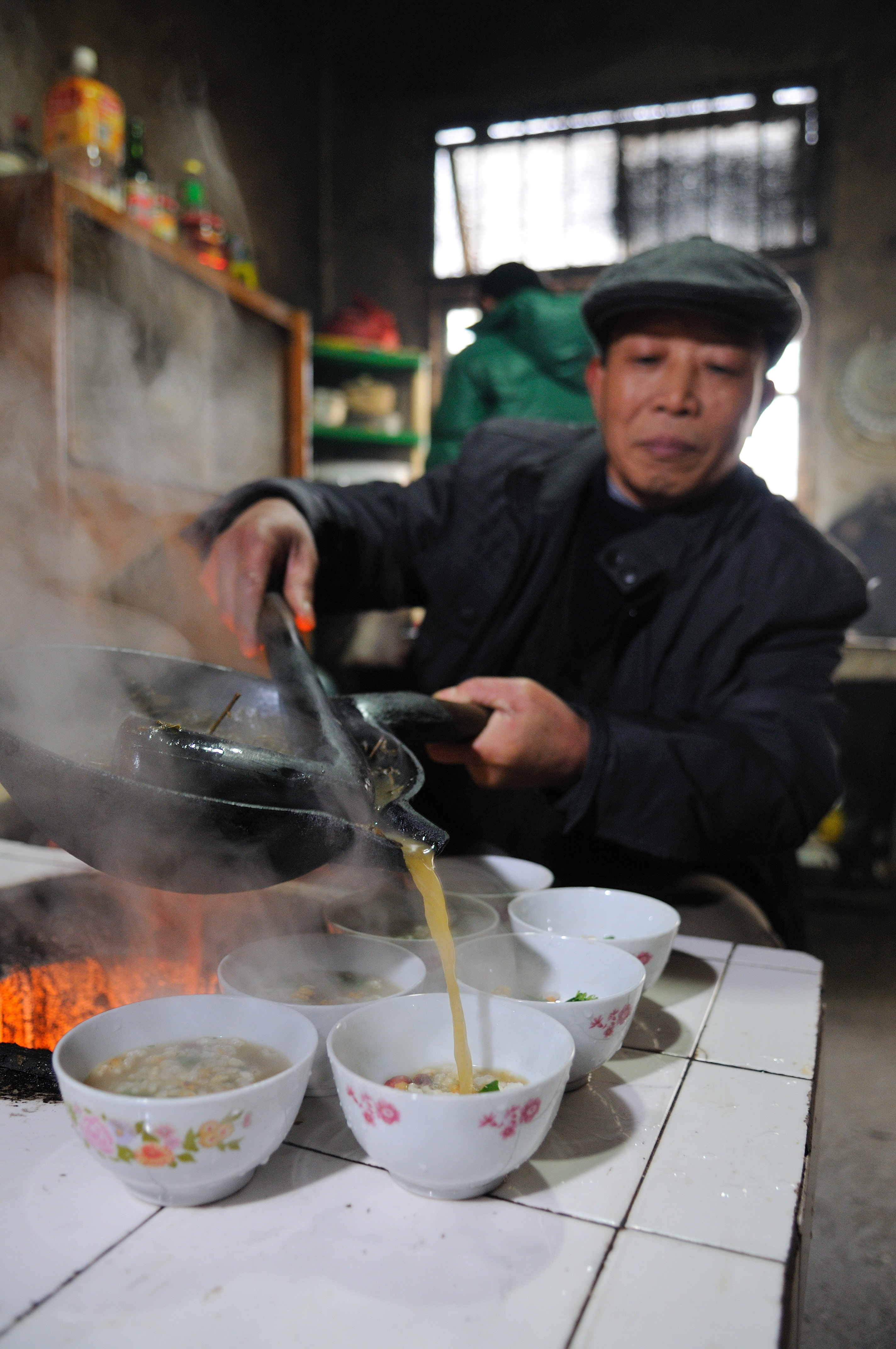广西人自制油茶,用茶叶做的四川油茶