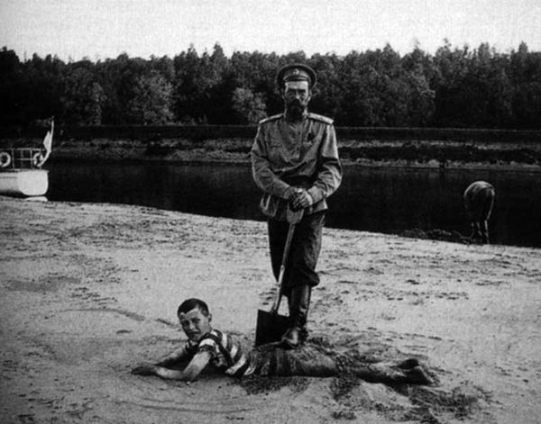 末代沙皇尼古拉二世图片,末代沙皇尼古拉二世谁杀的