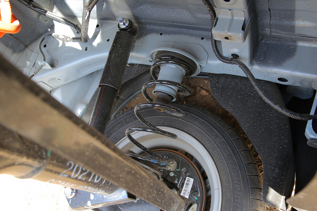 宏光miniev底盘,五菱宏光miniev升高底盘