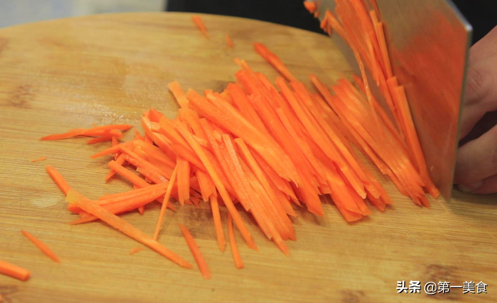 又酥又脆煎饼的家常做法,大厨做煎饼果子的配方教程