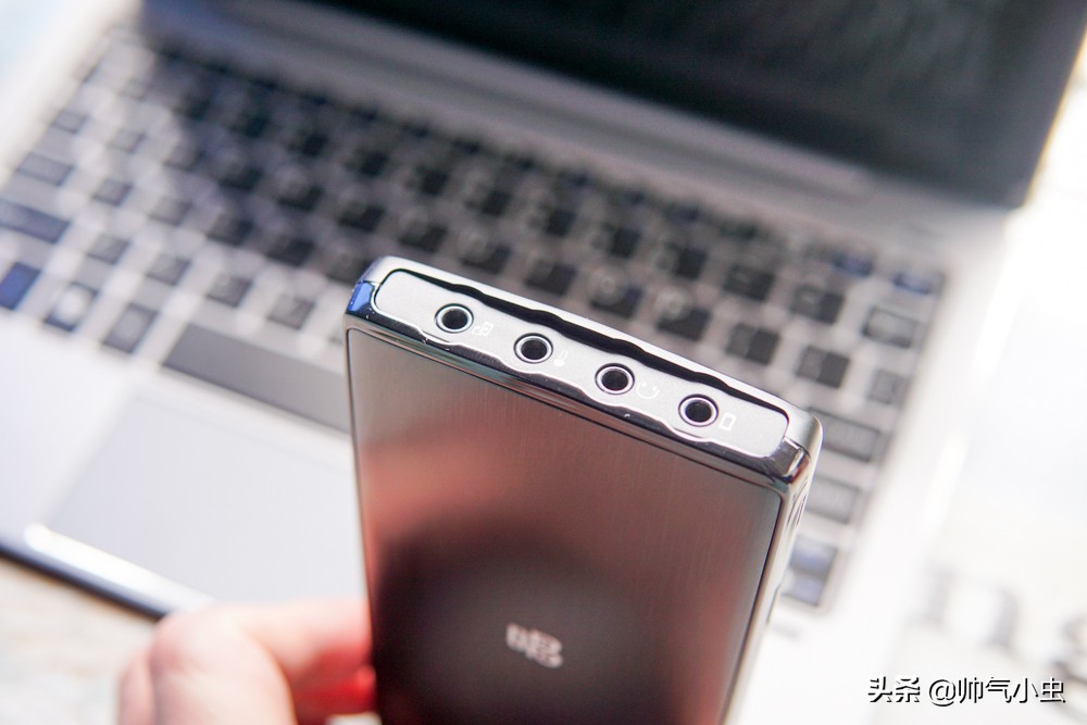 售价999元，用了之后，才发现我离那些主播只差一张好声卡