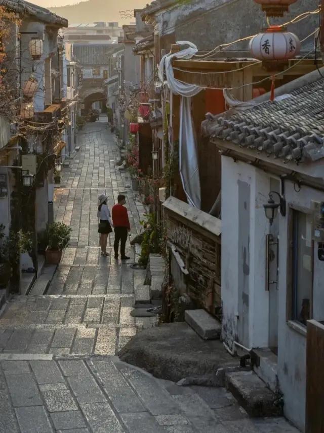 深圳大鹏古城边坐拥海岸线边的民宿，打卡百年古城丨巢里巢外