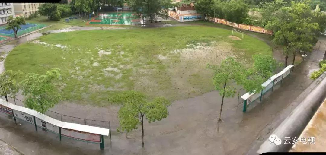 南乡中学足球场将升级改造，期待你的一份力量