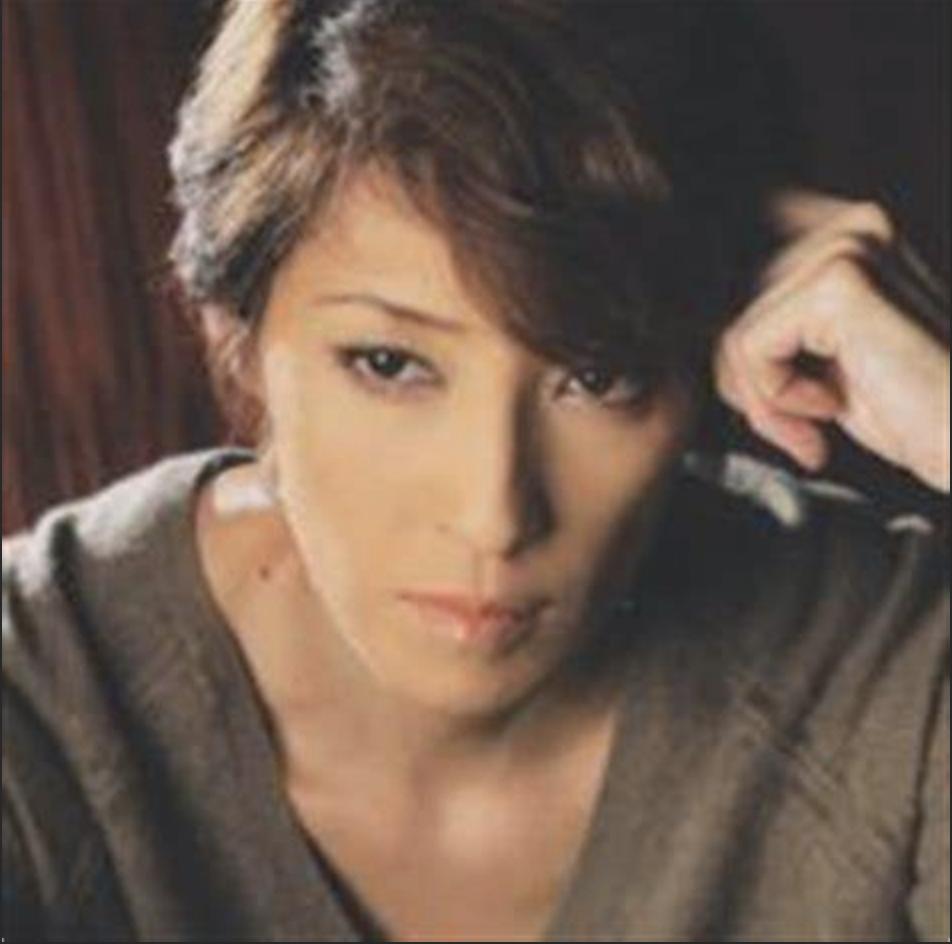 宝冢歌剧团男役可爱片段,宝冢歌剧团男役展示魅力