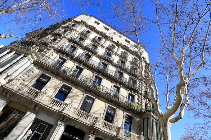 米拉之家是什么风格建筑,和米拉之家相似的建筑