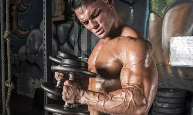 男生如何快速练出胸肌,男生怎么最快练出来胸肌