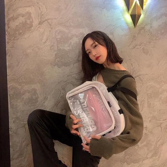 气质针织秋冬穿搭一整套,明星同款针织衫日常穿搭