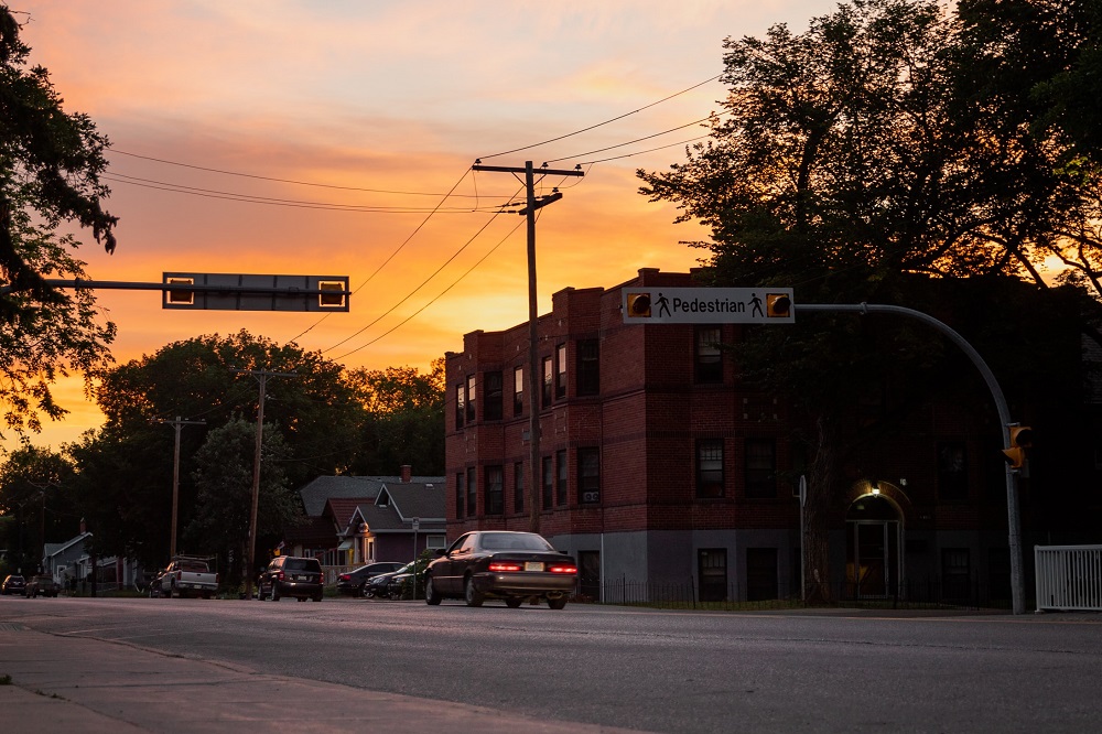 萨省投资移民必须住萨省吗,萨省雇主担保移民要在萨省工作么