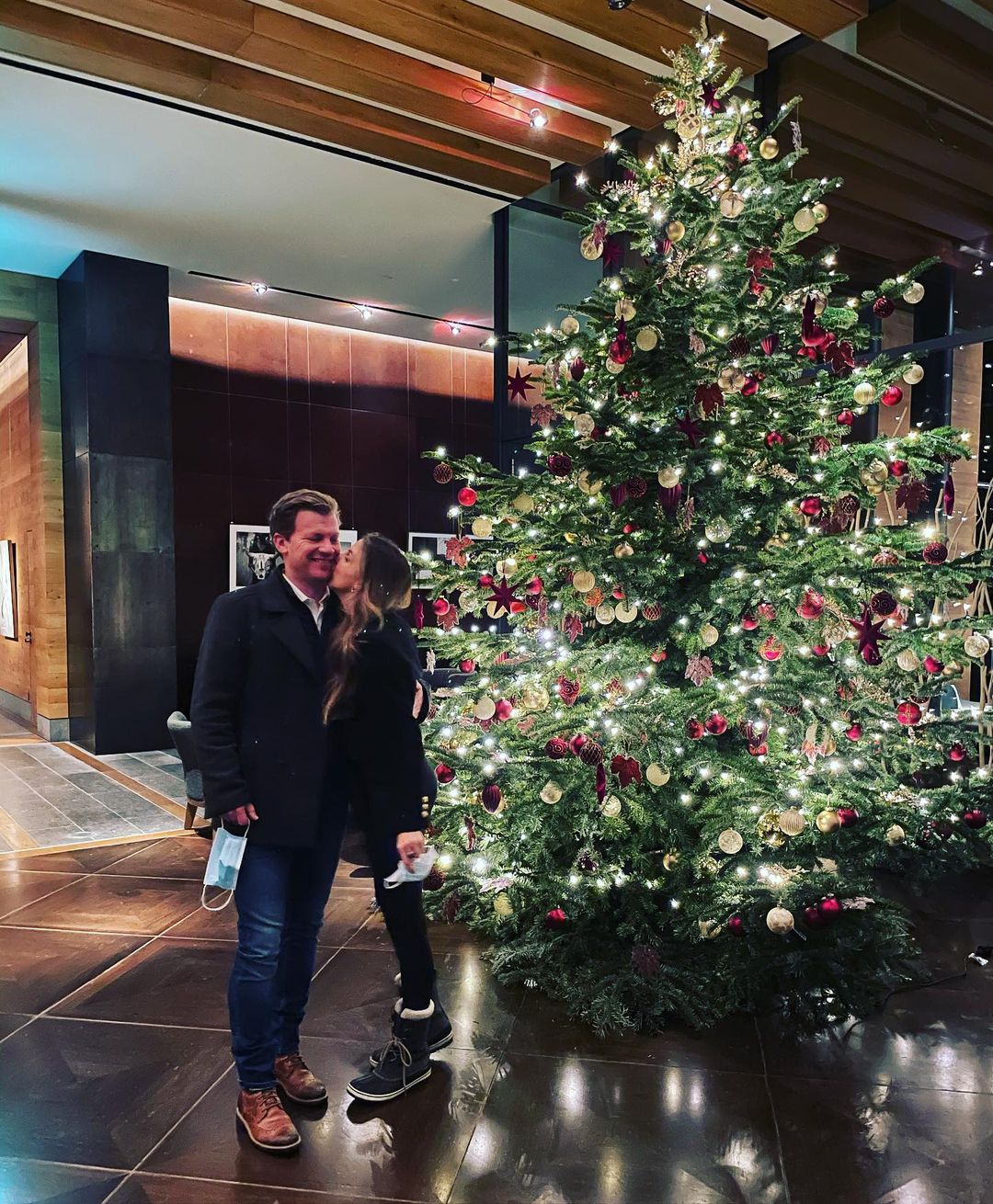 20岁获王子倾心，32岁被扫地出门，36岁时灰姑娘迎来第二春