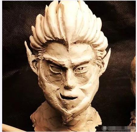 用一句话概括易烊千玺近期的事情,人物易烊千玺两万字专访