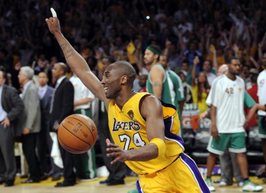 科比42岁生日怎么画,科比43岁生日快乐英语