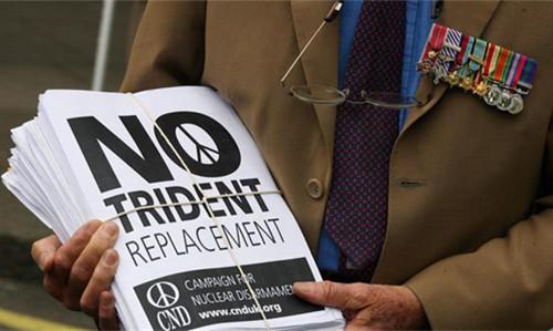 彻底倒向美国，英国脱欧后沦为美国傀儡，砸300亿英镑更换*弹核**头