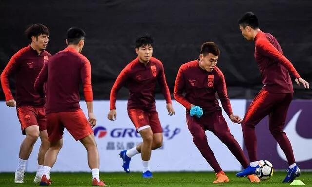 从442到433再到343，0-1不敌泰国只剩下勇夺第四名！