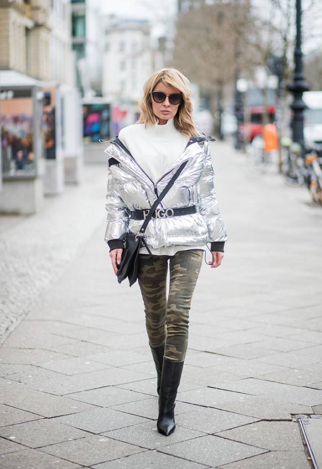 这个冬天穿羽绒服试试会反光的吧,个性还帅气,穿再厚也能酷酷的