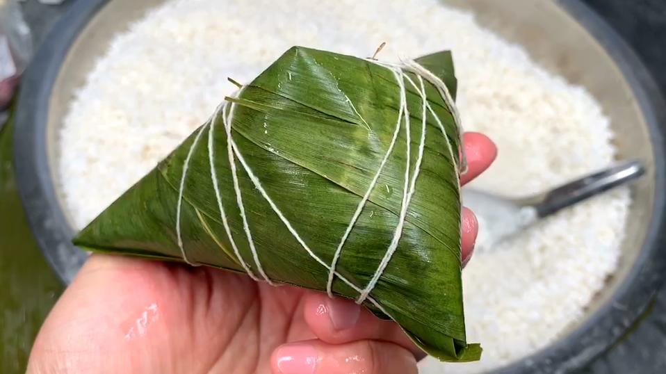 粽子最简单做法,手把手教两种粽子的做法