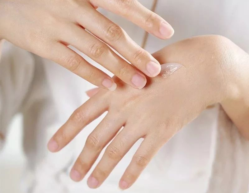 妮娜泰勒是谁,妮娜泰勒的手