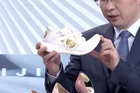 怎样选一款适合自己脚型的鞋,适合大脚骨穿的鞋测评