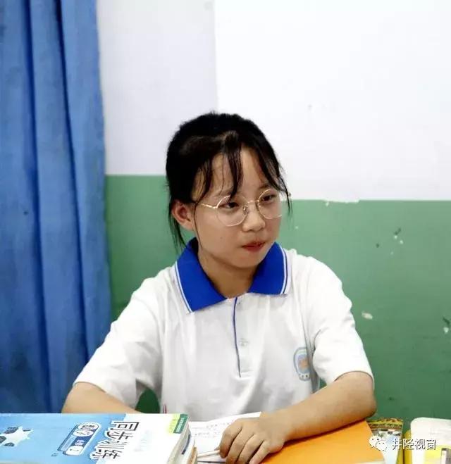 井陉这两个中学被赠与“师为圣贤生栋梁胸怀博爱敬老人”的赞誉,为何?