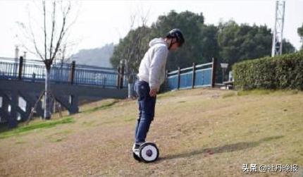 交警部门：平衡车无“路权”，安全系数低，事故难定责