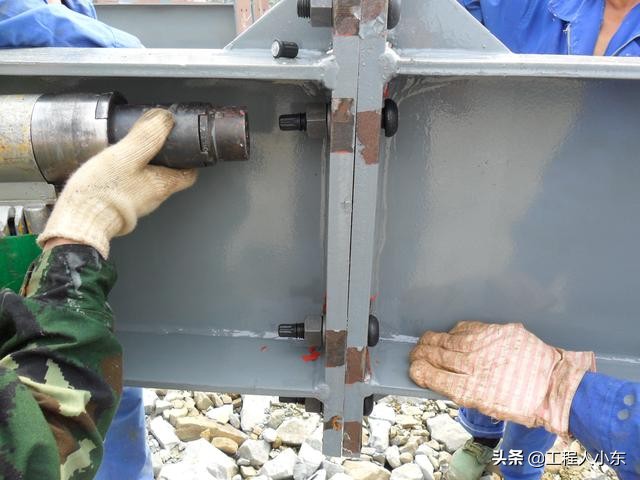 讲解钢结构厂房图,钢结构厂房基础施工动画演示