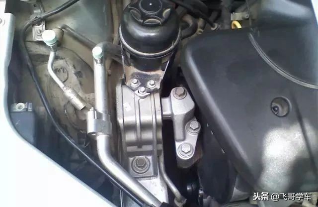 发动机正时皮带的更换步骤,车主自己换正时皮带