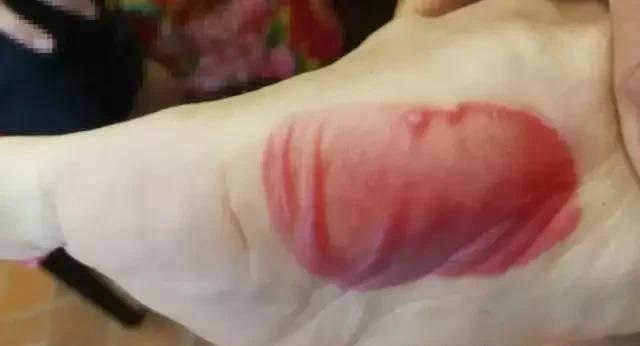 穿一两百的鞋,穿一千块钱以上的鞋