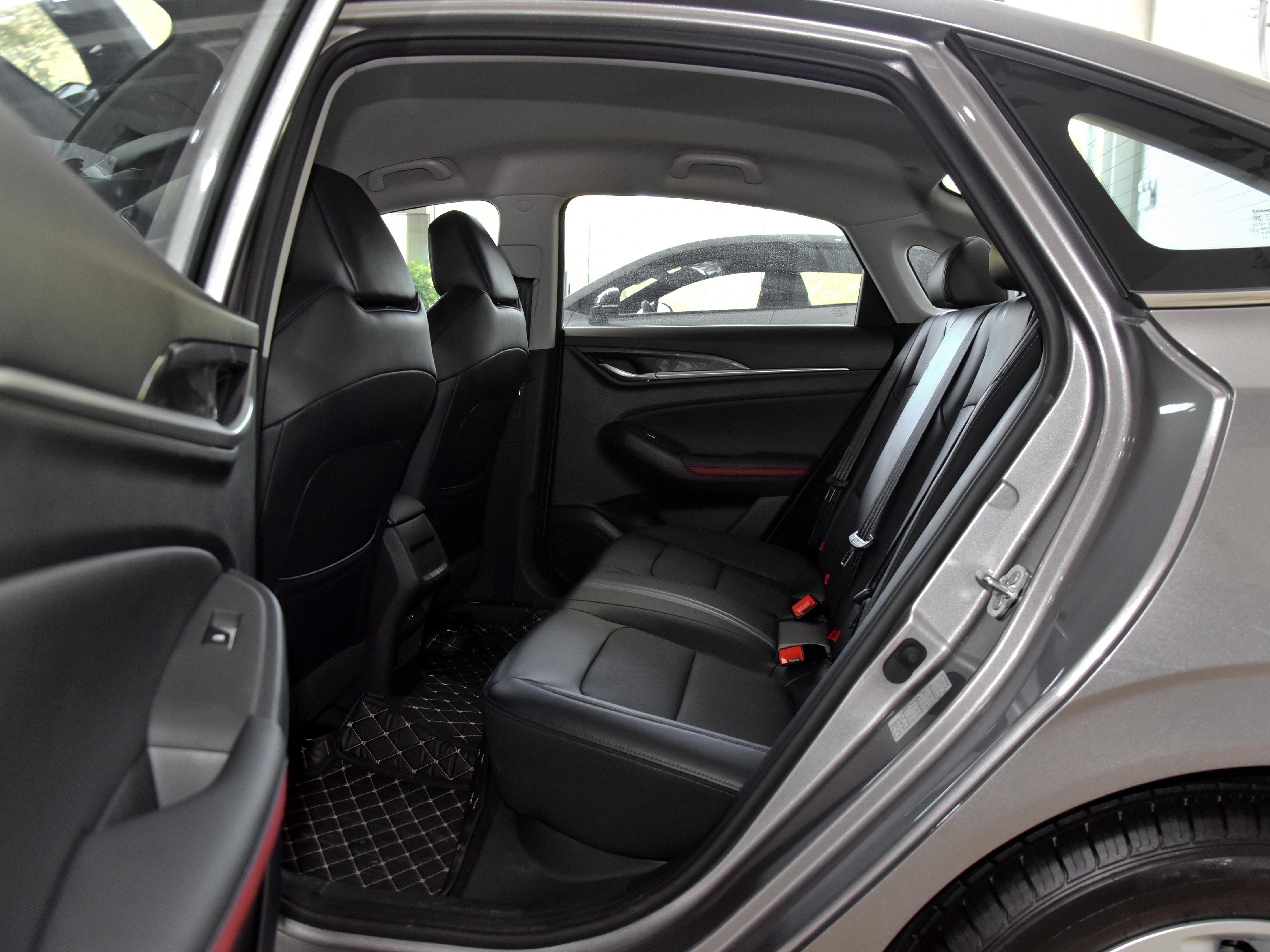 2019款长安逸动内饰实拍,2018款长安逸动b级轿车