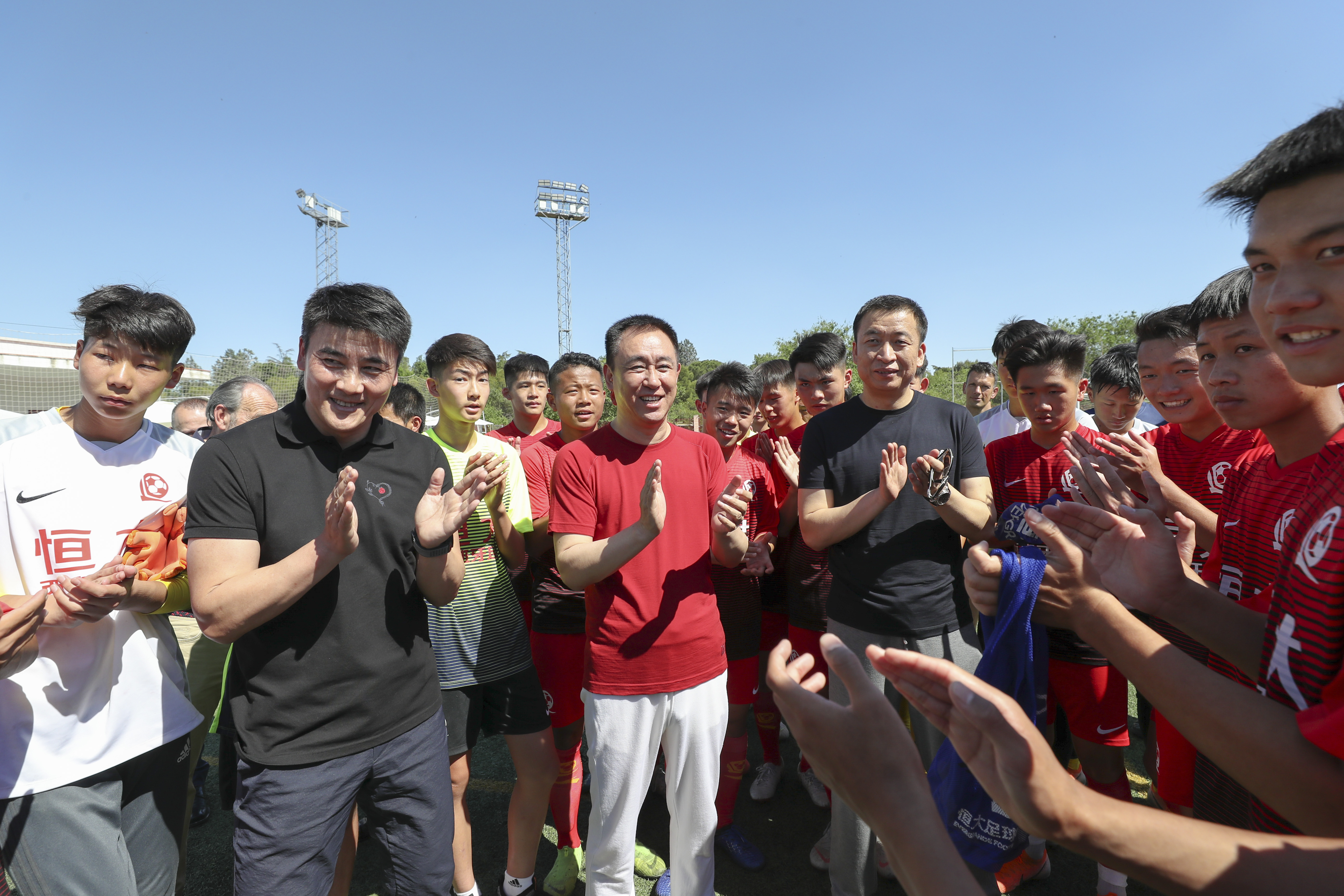 许家印谈恒大足球发展战略,许家印创立广州恒大足球王朝