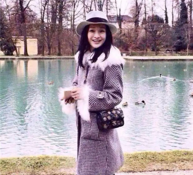 顾佳的新包多少钱,顾佳香奈儿包包