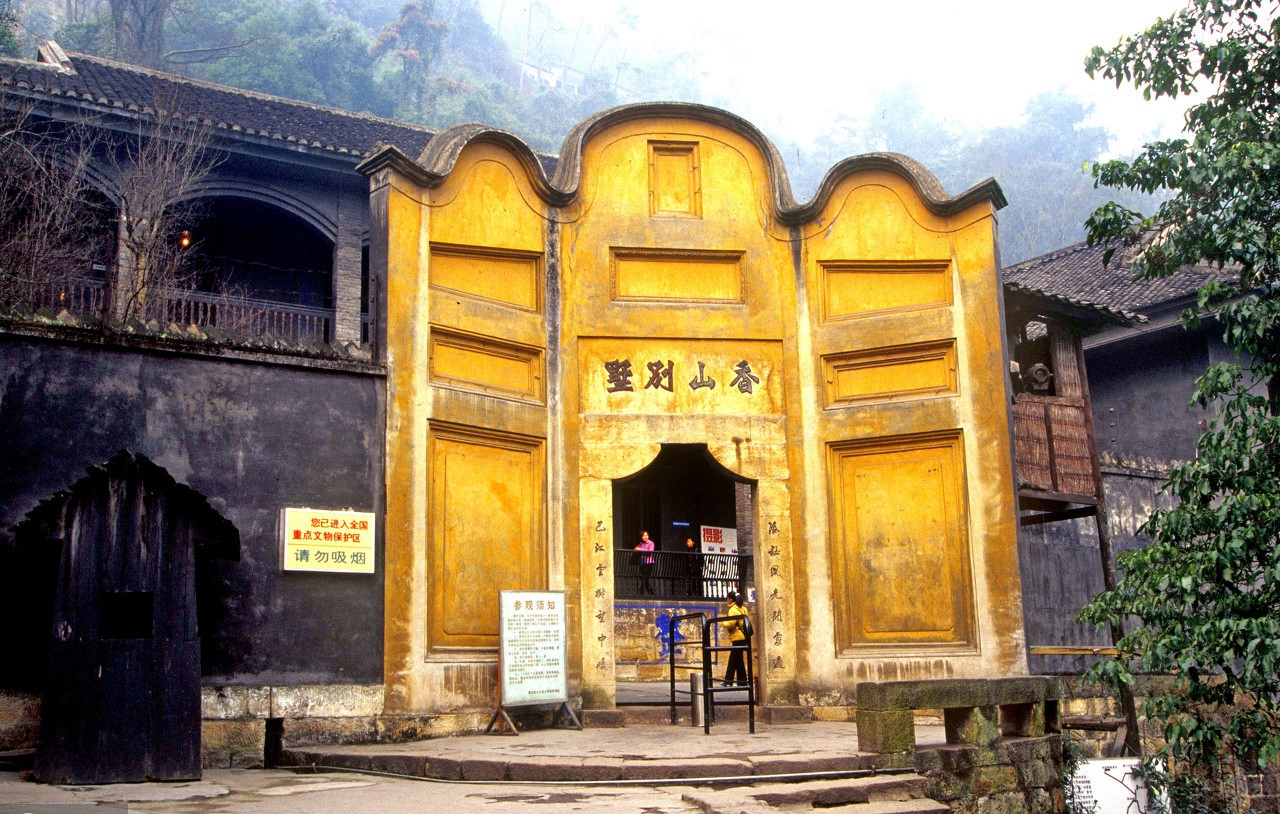 渣滓洞监狱当年的真实视频,渣滓洞监狱隧道是谁挖通的