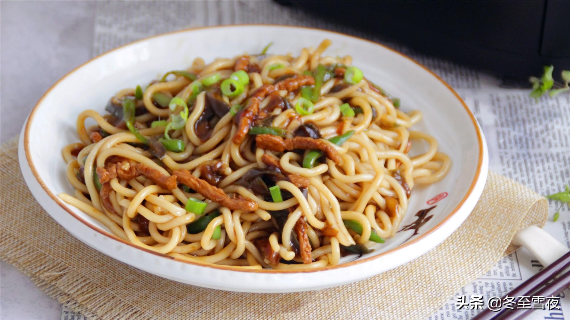 怎么样做面条柔软又劲道,自己在家擀面条怎么做筋道好吃