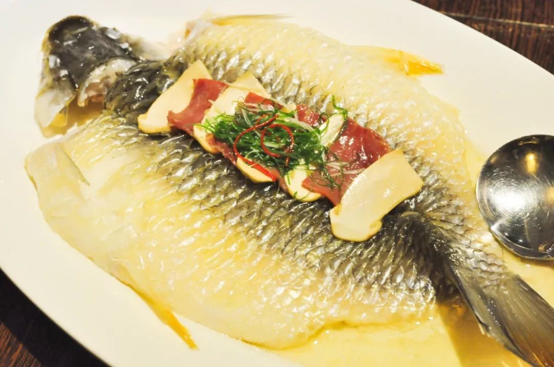 24小时丨吃饱喝足，我醉在了昆明的小夜风里