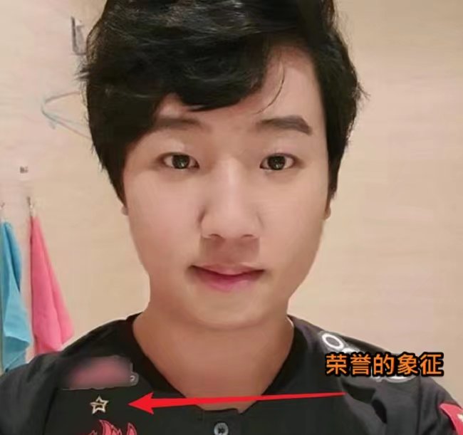 Khan穿了新队服星星标志代表冠军，粉丝调侃来碰瓷的