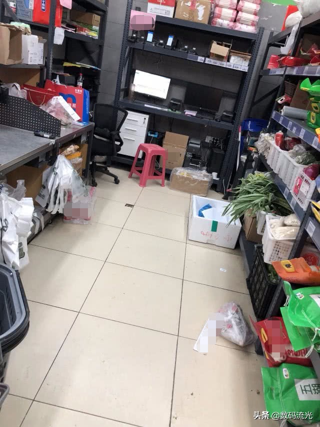 超市老板修电脑不诚信,说好100最后只想给20,别怪我以牙还牙!